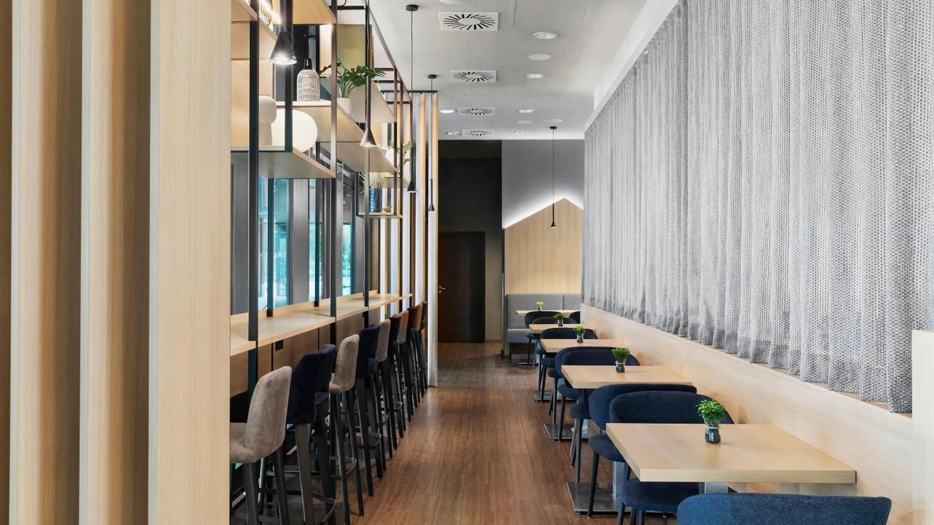 Courtyard By Marriott Munich City East Hotel